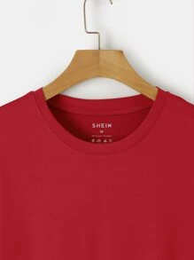 Men Solid Round Neck Tee - Burgundy - View 3