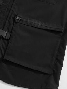 Manfinity VCAY 男士字母貼布翻蓋口袋搭扣細節夾克背心 - 黑色 - 查看 4