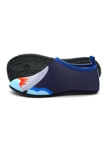 男童儿童水鞋和儿童水上鞋，带蓝色鲨鱼图案 - 超轻、防滑、防割，适合海滩、水上乐园和草地探险，快干 - 彩色 - 查看 5