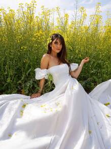 EVERPRETTY Off Shoulder Puff Sleeve Buckled Belted Maxi Wedding Dress