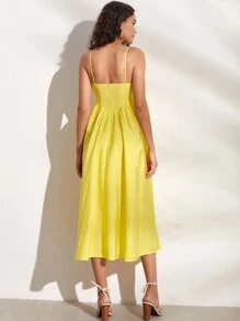 SHEIN Privé 素色前紐扣吊帶連衣裙 - 黃色 - 查看 2