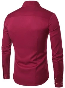 Manfinity Homme Hombres Camisa bajo asimétrico con botón delantero - Burdeos - Ver 2