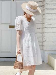 DAZY Vestido smock con bordado con ojal - Blanco - Ver 7