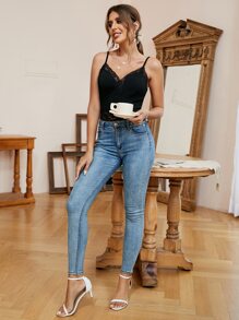 Body de tirantes con encaje en contraste - Negro - Ver 5