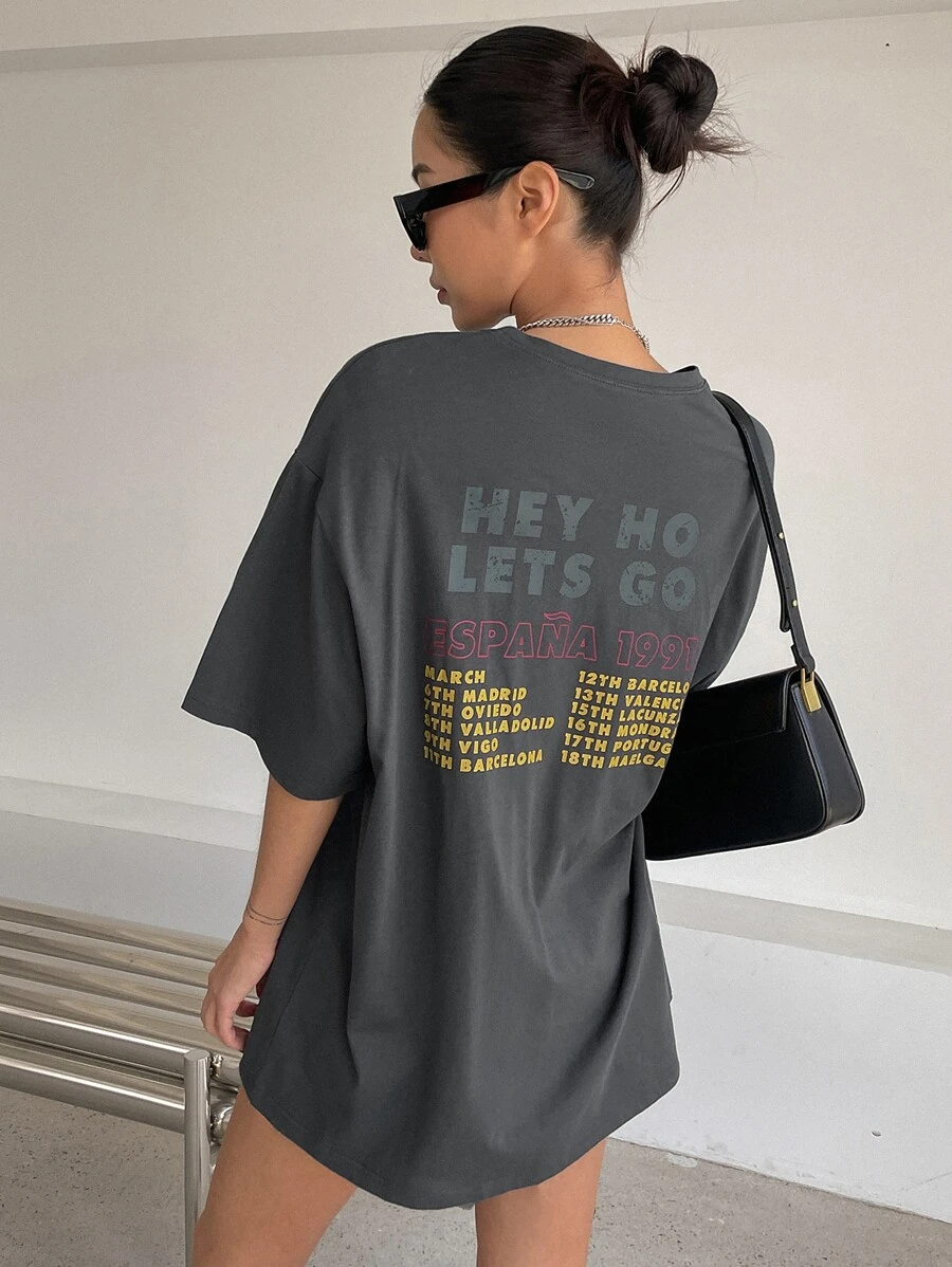 DAZY Đồ họa Chữ cái Áo thun Thả vai - Xám - Xem 1