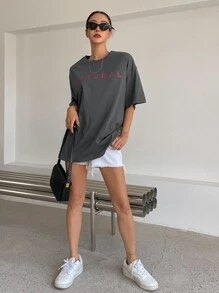 DAZY Đồ họa Chữ cái Áo thun Thả vai - Xám - Xem 4