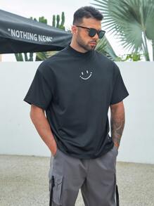 Manfinity Homme Men Plus Cartoon Embroidery Letter Patched Tee - Black - View 1