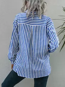 SHEIN LUNE Camisa de rayas con bolsillo con solapa de hombros caídos - Azul y blanco - Ver 2