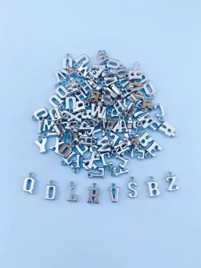 100pcs Plastic DIY 26 Pcs English Alphabet Pendant Accessories, Random Letters (Assorted)