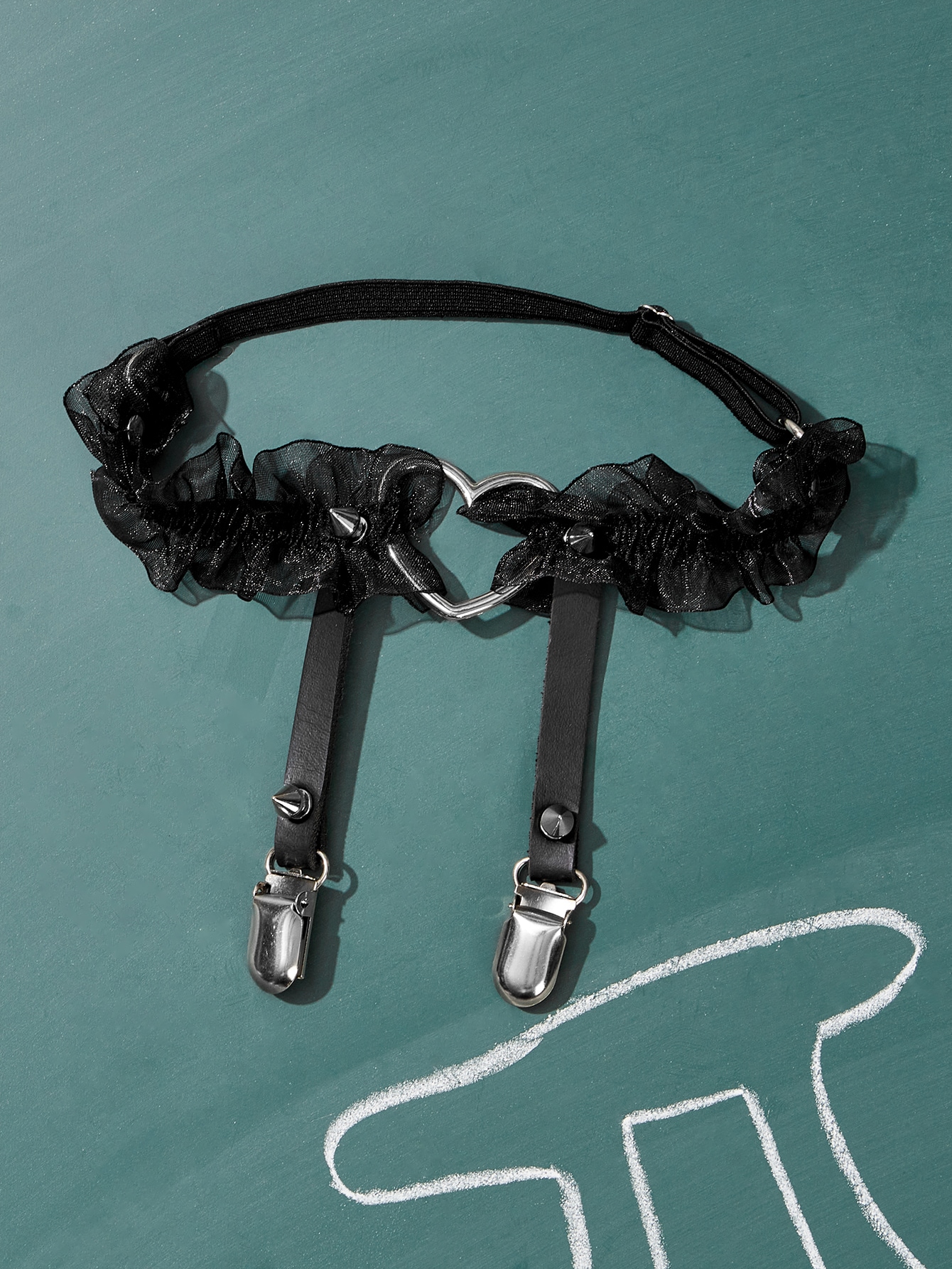 Our Retro 2pcs Heart Decor Garter Belt is such a vibe - ROMWE
