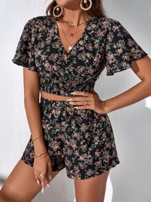 SHEIN VCAY 碎花蝴蝶袖打褶上衣和短褲 - 彩色 - 查看 1