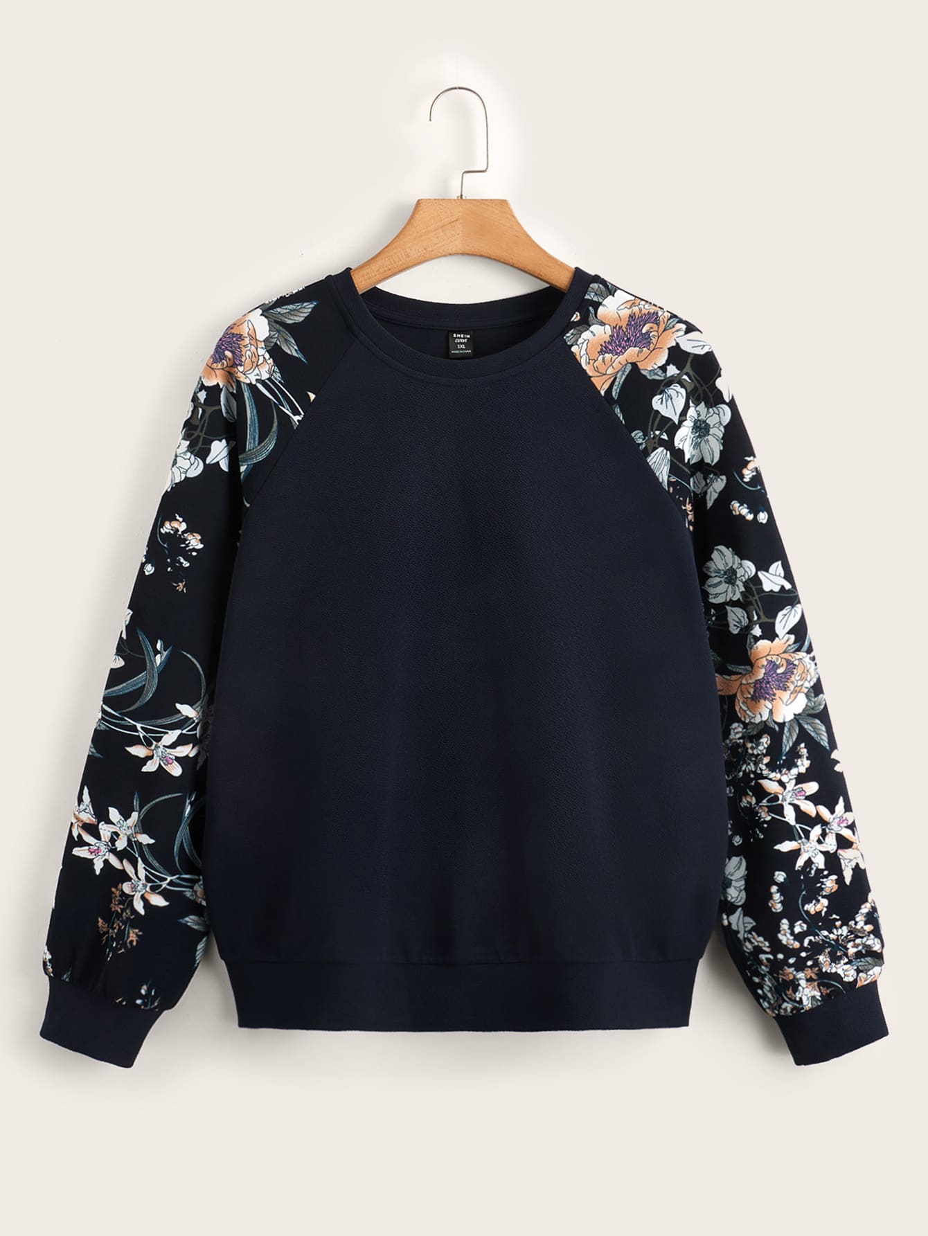 SHEIN LUNE 大碼花卉圖案插肩袖運動衫