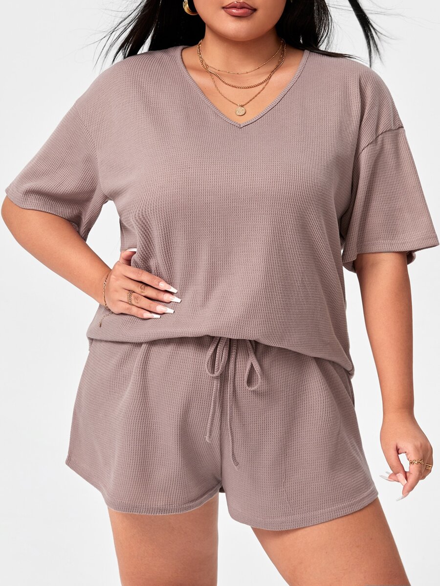 SHEIN Unity 大碼落肩T恤和腰部抽繩短褲套裝 - 淺灰紫 - 查看 1