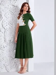 Mulvari Two Tone Frog Button Pleated Dress - Dark Green - View 2