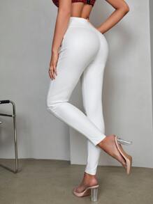 Apperloth A 情人节庆祝款高腰弹力拉链前开衩保暖PU皮锥形裤，舒适休闲朋克音乐节 - 白色 - 查看 2