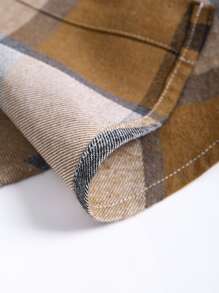 Manfinity Hypemode 1件寬鬆版型男士格紋襯衫,帶有翻蓋口袋、下垂的肩膀和領子設計（無連帽）