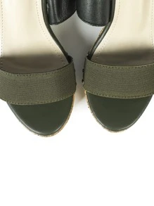 交叉绑带坡跟凉鞋，纯绿色假日坡跟凉鞋，春夏穿搭 - 軍綠色 - 查看 4