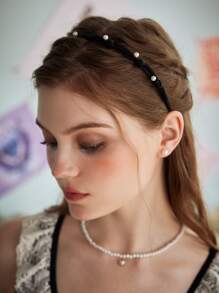 ROMWE Retro Faux Pearl Decor Headband Elegant - Black and White - View 1