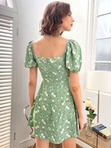 Soleia Vestido con estampado floral de margarita pecho con fruncido - verde menta - Ver 2