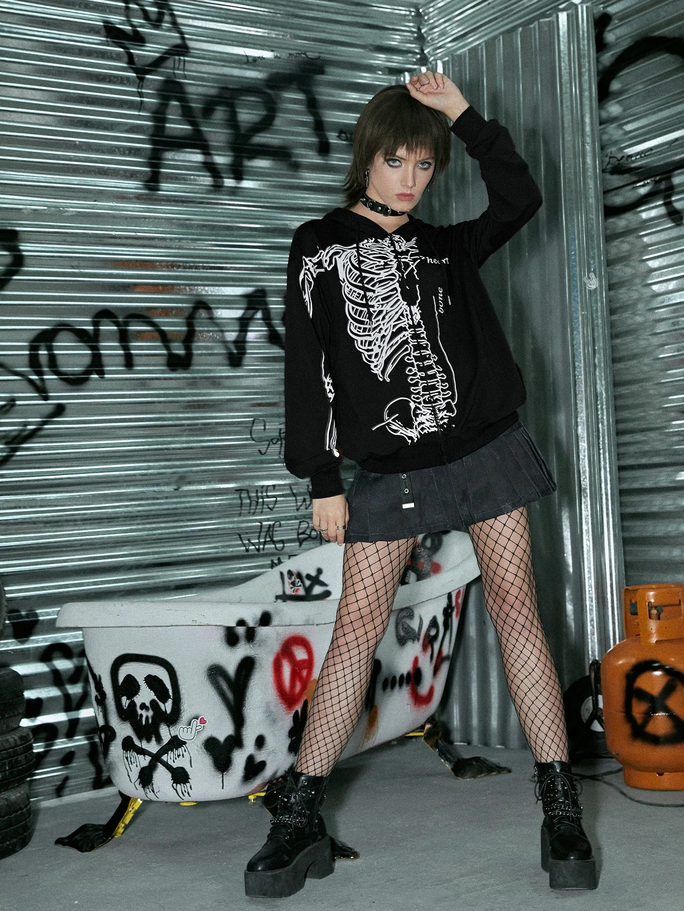 Miniatura 3 de Punk Rock Capucha con letra con estampado de esqueleto con cordón