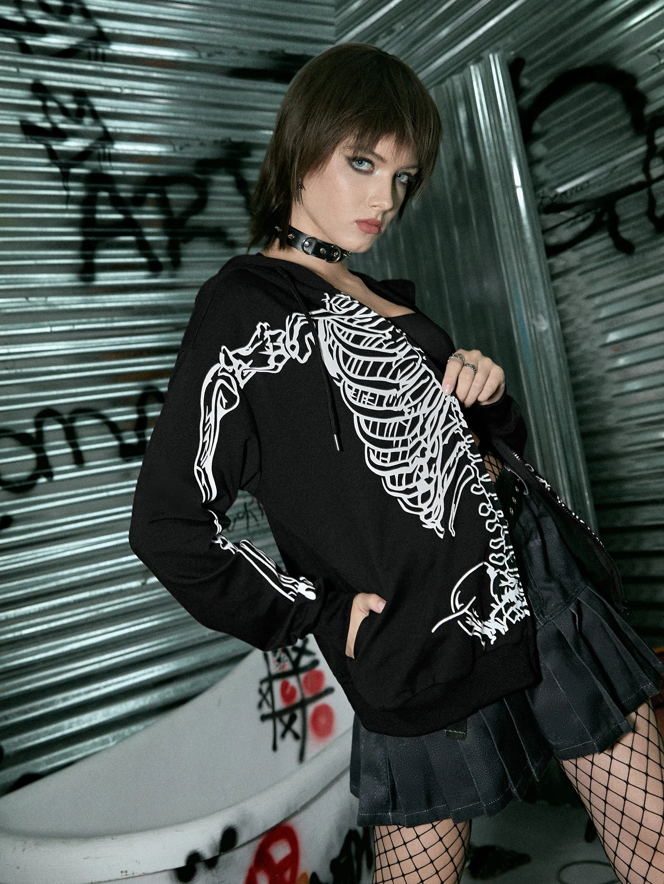 Miniatura 4 de Punk Rock Capucha con letra con estampado de esqueleto con cordón