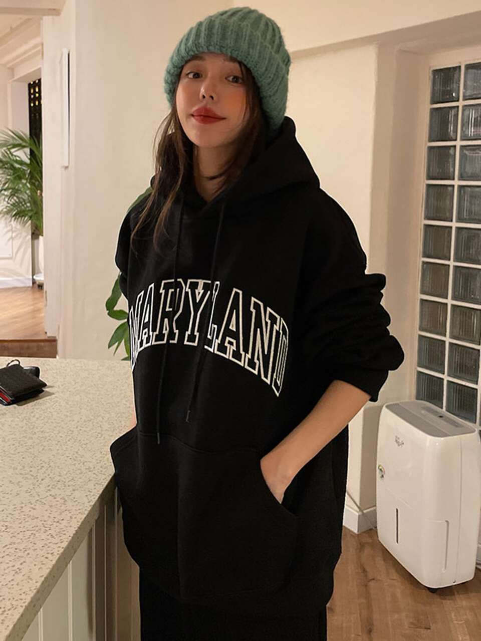 Letter Graphic Drop Shoulder Drawstring Oversized Hoodie