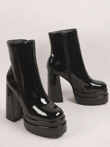 SHUZIA 人造亮面PU皮革包頭高跟美式短靴 - 黑色 - 查看 2