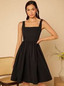 SHEIN Privé 素色傘狀下擺吊帶洋裝