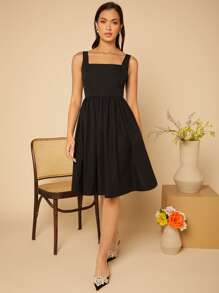 SHEIN Privé 素色傘狀下擺吊帶洋裝