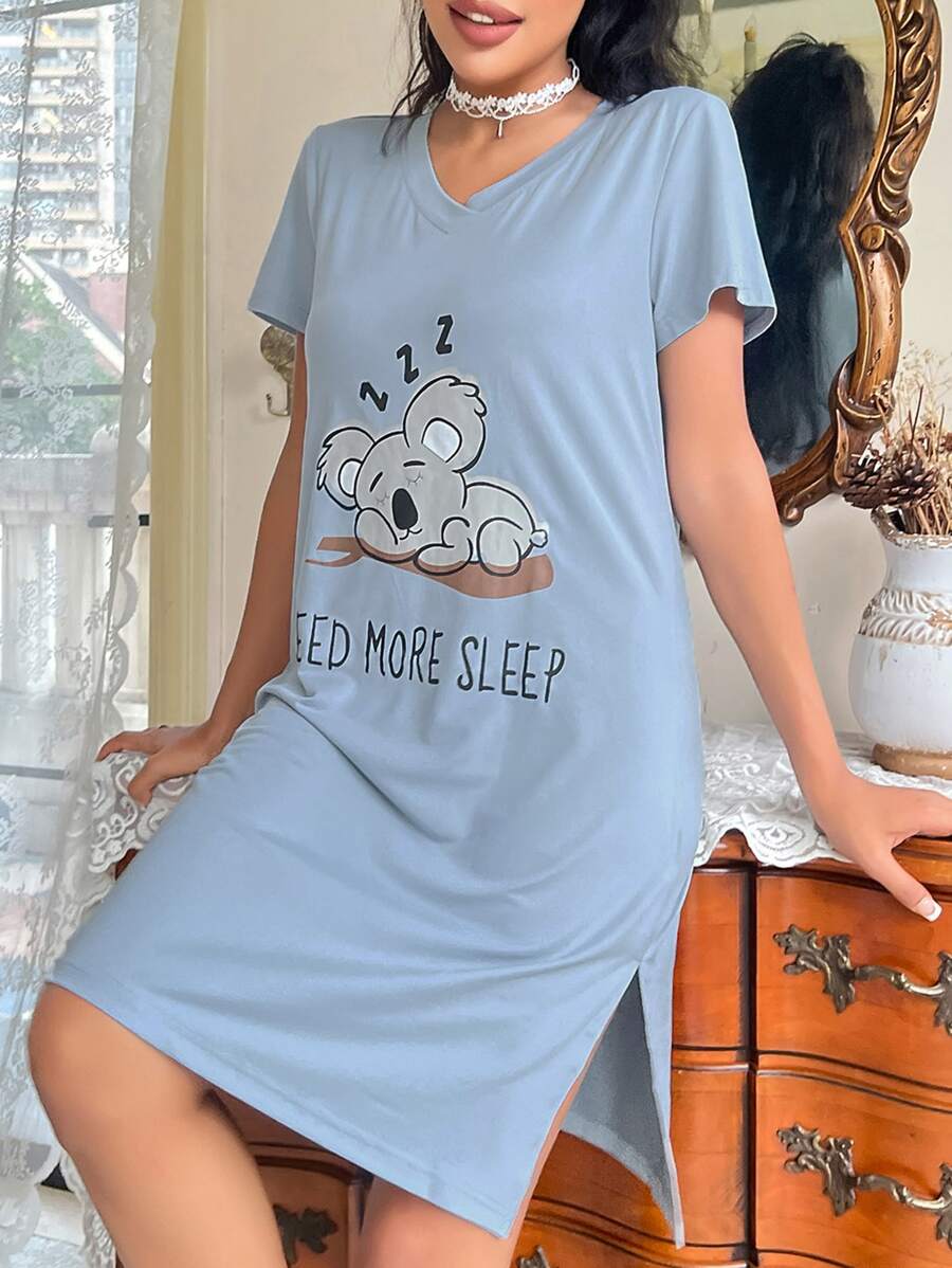 字母卡通图案开衩下摆睡衣睡裙，哞哞睡裙