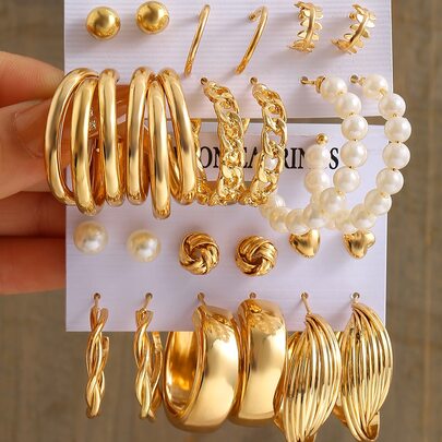 12對隨機搭配的人造珍珠和心形裝飾耳環