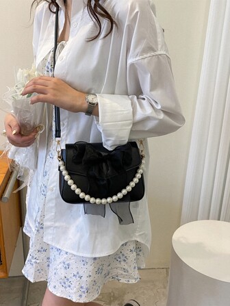 Argyle Princess Faux Pearl & Rhinestone Pearl Chain & Decor Mini Bow & Faux Pearl Decor Flap Fyrkantig väska för fest, bröllop, bal och middag, läppstift, dam pärlväska, trendig rosettväska för kvinnor