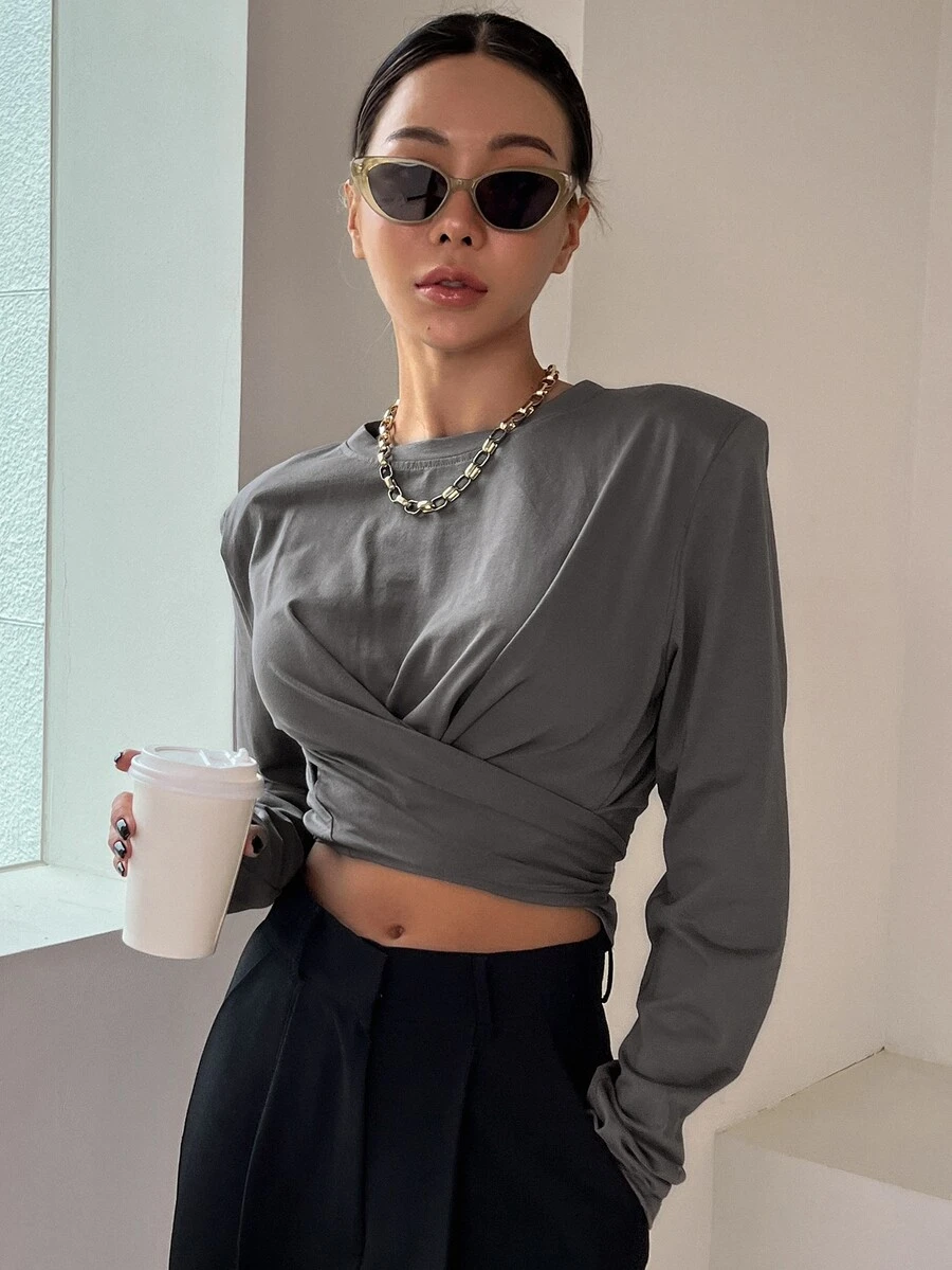 DAZY 素色交叉後綁帶短款T恤 - 深灰色 - 查看 1