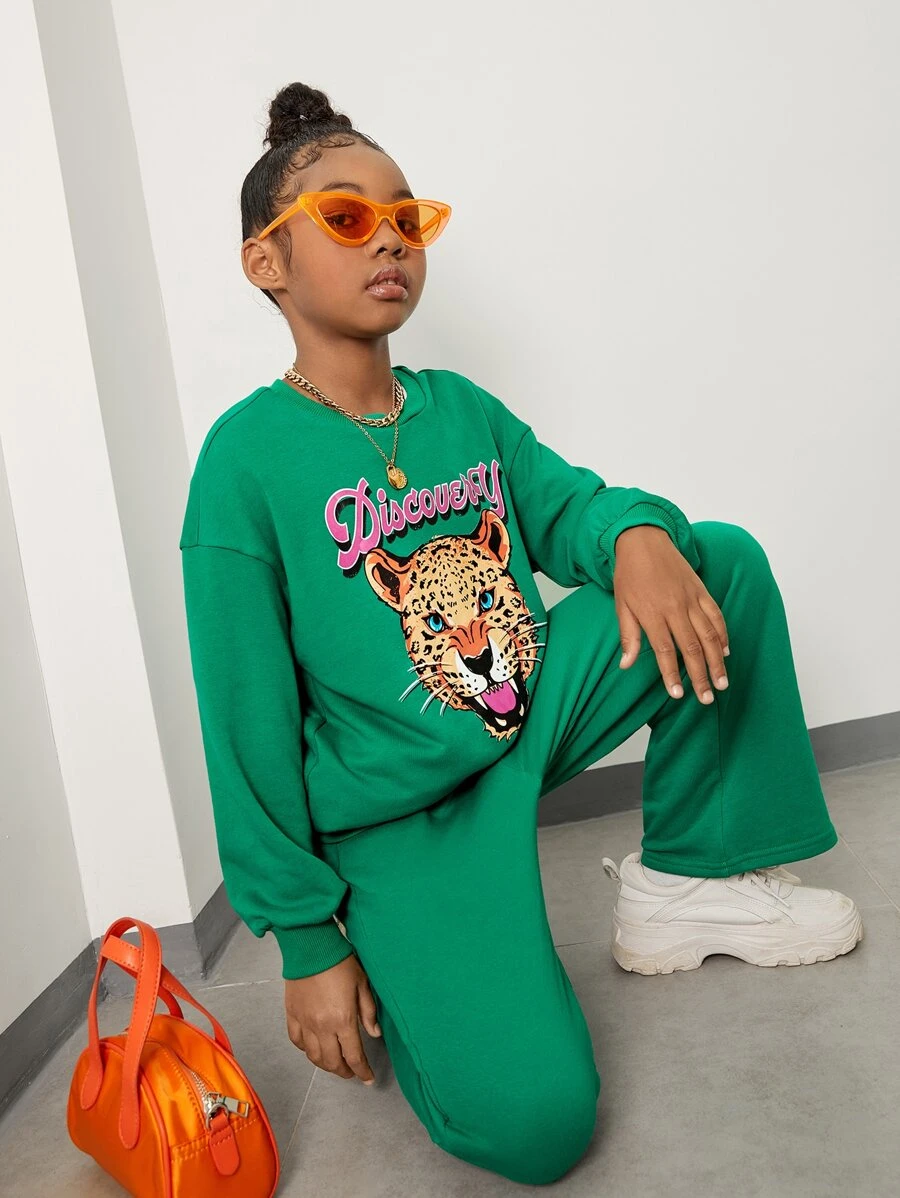 SHEIN Cô gái Tween Lá thư Và In hoa Báo Thả vai Áo chui đầu và quần thể thao - màu xanh lá - Xem 1