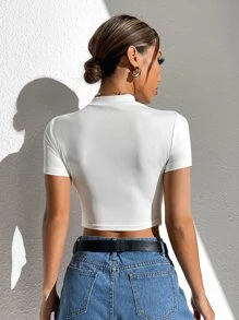 SHEIN Camiseta corta de cuello alto con abertura - Blanco - Ver 2
