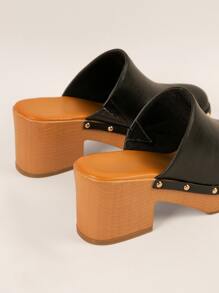 休閒鉚釘手工製作洞洞鞋 - 黑色 - 查看 4