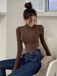 DAZY High Neck Form Fitted Tee