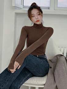 DAZY High Neck Form Fitted Tee
