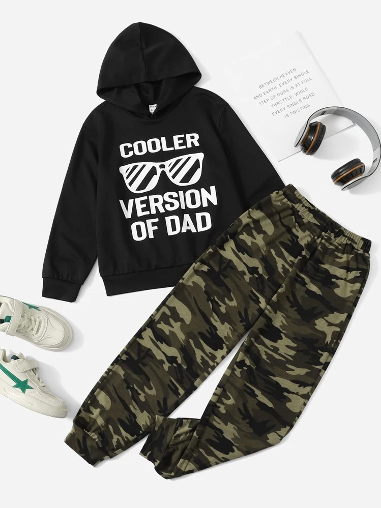 SHEIN Niños Capucha con estampado de letra & Pantalones deportivos con estampado de camuflaje - Negro - Añade 4