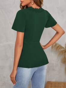 SHEIN Clasi Áo thun nữ Tương phản ren mép Thắt nơ trước màu trơn Thanh lịch - Màu xanh lá cây đậm - Xem 2