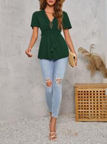 SHEIN Clasi Áo thun nữ Tương phản ren mép Thắt nơ trước màu trơn Thanh lịch - Màu xanh lá cây đậm - Xem 4
