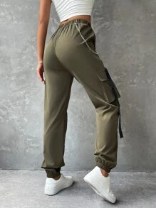 SHEIN Coolane Pantalones cargo con bolsillo con solapa cinta con hebilla con cadena - Verde militar - Ver 2