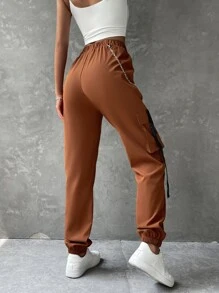 SHEIN Coolane Pantalones cargo con bolsillo con solapa cinta con hebilla con cadena - Marrón - Ver 2