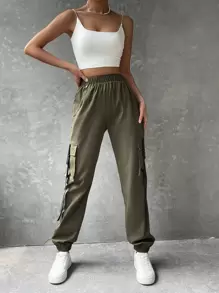 SHEIN Coolane Pantalones cargo con bolsillo con solapa cinta con hebilla con cadena - Verde militar - Ver 5