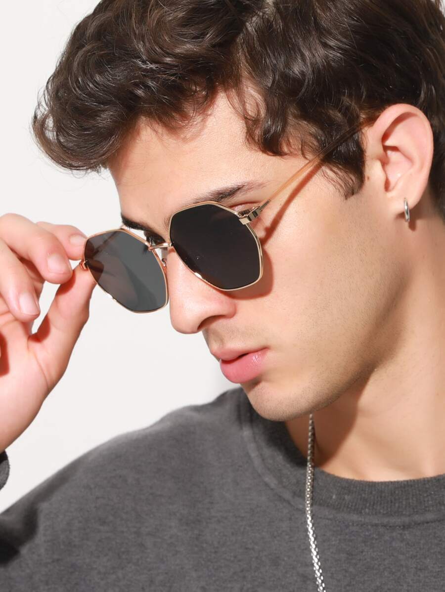 1pc Retro Small Sized Fashion Glasses For Men, Suitable For Daily Wear - Black - View 1