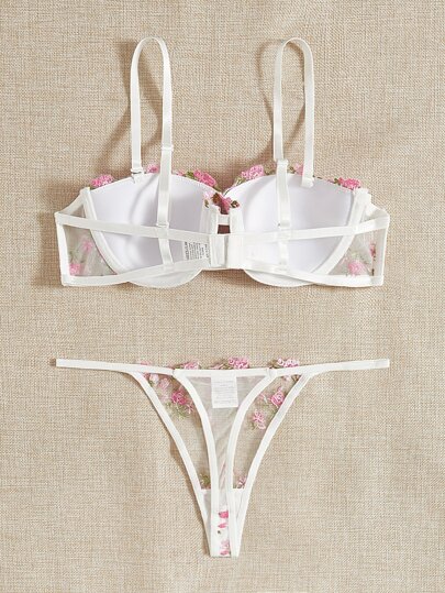FloralLove Bloemen Geborduurde Underwire BH Slipje Lingerie Set Bridallingerie Bountiful Splendor Cozy Elegante view 2