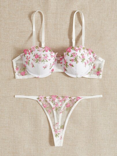 FloralLove Bloemen Geborduurde Underwire BH Slipje Lingerie Set Bridallingerie Bountiful Splendor Cozy Elegante view 3
