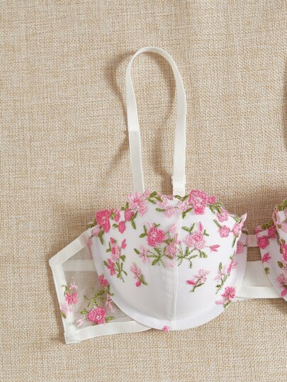 FloralLove Bloemen Geborduurde Underwire BH Slipje Lingerie Set Bridallingerie Bountiful Splendor Cozy Elegante view 5