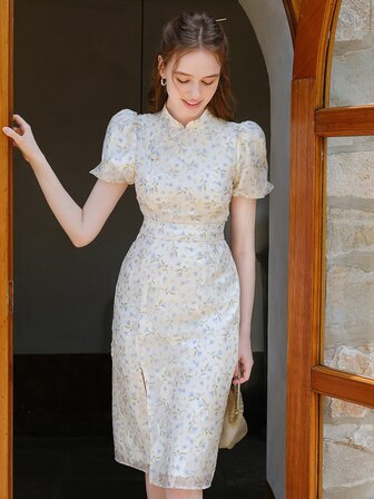 小碎花泡泡袖珍珠細節連衣裙