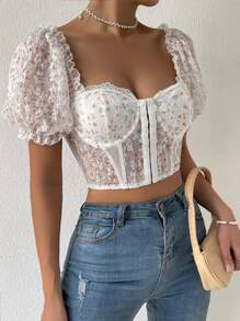Chiquease Top court à imprimé floral à encolure de cœur manches bouffantes